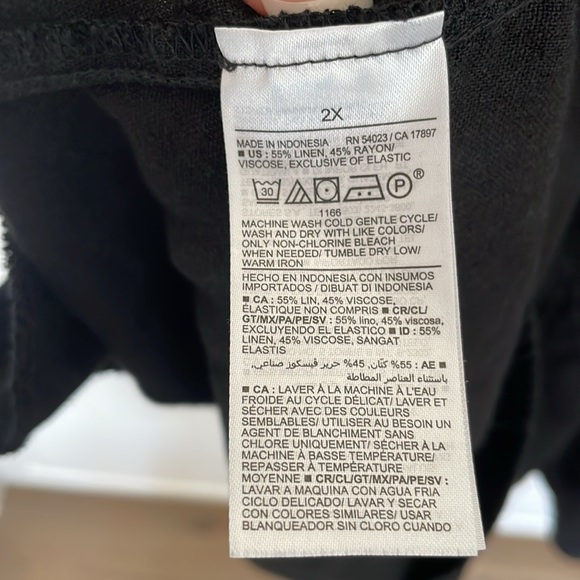 Woman’s dress - Picture 7 of 7